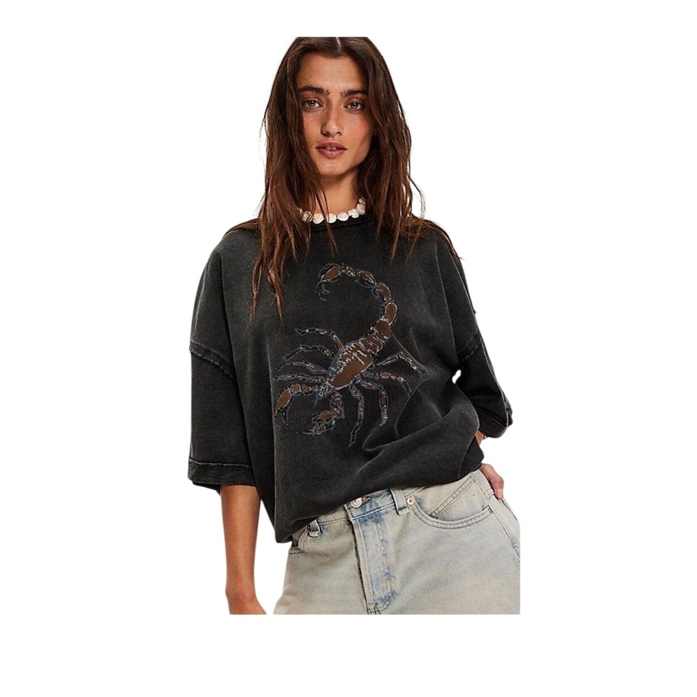 We The Free Farm Friends Scorpion Graphic Tee L Oversized Washed Distressed Boho